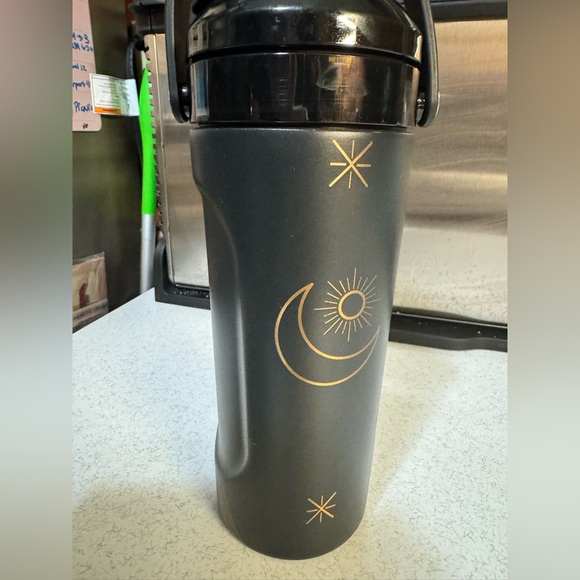 Brumate Hillary Duff Midnight Meditation multishaker - Picture 3 of 8